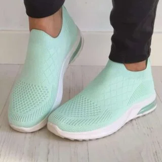 Zapatilla deportiva de elásticos