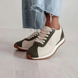 Alternative view of Deportiva de mujer