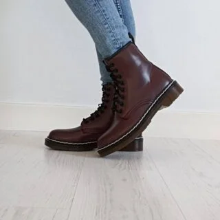 Bota estilo militar suela de goma transparente