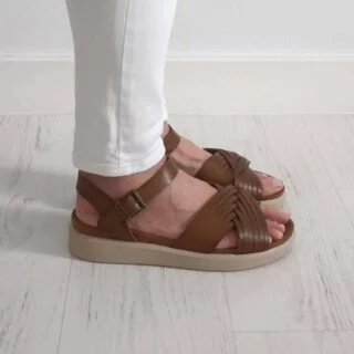 Sandalia cangrejera plana con suela bio confort